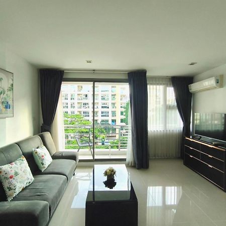 The Urban City Center By Fantasea Beach Pattaya Buitenkant foto